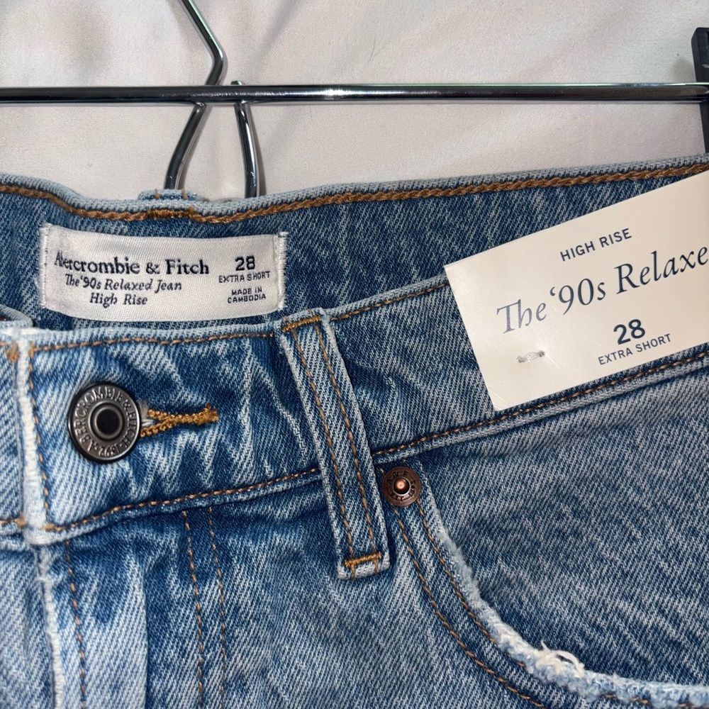 SOLD Abercrombie & Fitch Women's High Rise Blue Jeans - Picture 3 of 3